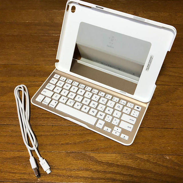 美品　iPadmini4 Wi-Fi+Cellularモデル ドコモ キーボード