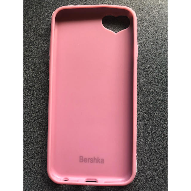 Bershka(ベルシュカ)のiPhoneスマホケース スマホ/家電/カメラのスマホアクセサリー(iPhoneケース)の商品写真