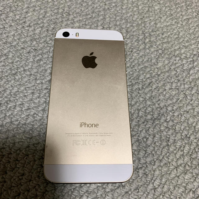 Apple(アップル)のiPhone 5s Gold 32 GB Softbank スマホ/家電/カメラのスマートフォン/携帯電話(スマートフォン本体)の商品写真