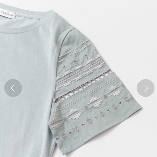 URBAN RESEARCH(アーバンリサーチ)のURBAN RESEARCH 幾何刺繍Tシャツ レディースのトップス(Tシャツ(半袖/袖なし))の商品写真