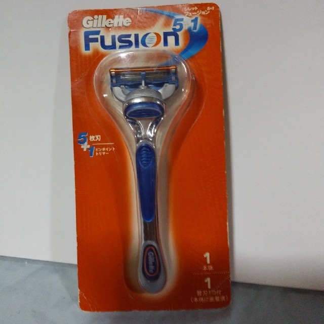 gilet(ジレ)の値下げ！gillette fusion5枚刃 スマホ/家電/カメラの美容/健康(メンズシェーバー)の商品写真