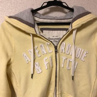 アバクロンビーアンドフィッチ(Abercrombie&Fitch)のアバクロンビー&フィッチ パーカー/フーディー S  イエロー/黄色/レモン(パーカー)