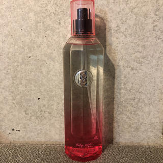 ヴィクトリアズシークレット(Victoria's Secret)のヴィクトリアシークレット ボディミスト 250ml ボムシェル(香水(女性用))