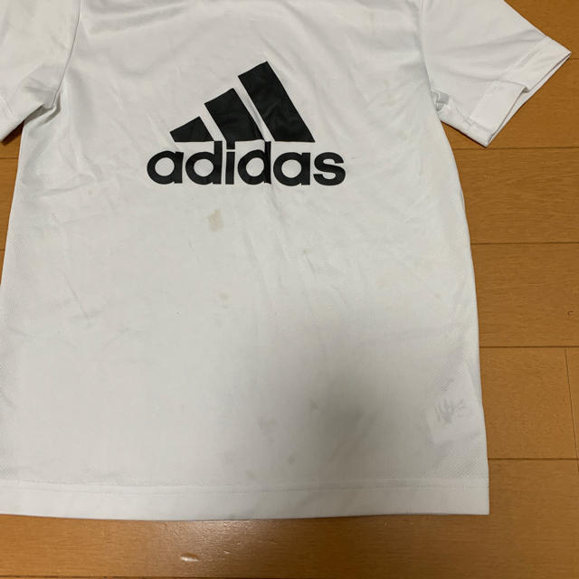 adidas(アディダス)のadidas 半袖 130cm 白 キッズ/ベビー/マタニティのキッズ服男の子用(90cm~)(Tシャツ/カットソー)の商品写真