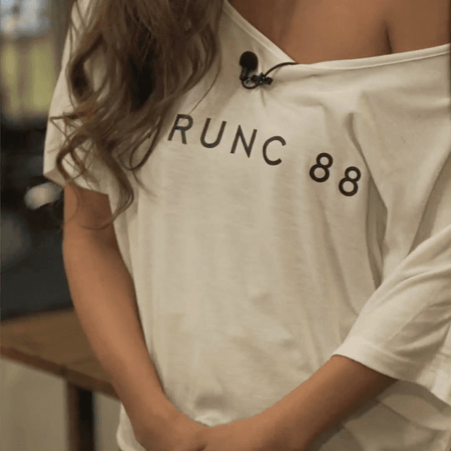 ALEXIA STAM(アリシアスタン)のtrunc88  オフショルTシャツ レディースのトップス(Tシャツ(半袖/袖なし))の商品写真