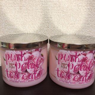 バスアンドボディーワークス(Bath & Body Works)のローズペタルティーケーキ★3芯キャンドル2個セット(キャンドル)