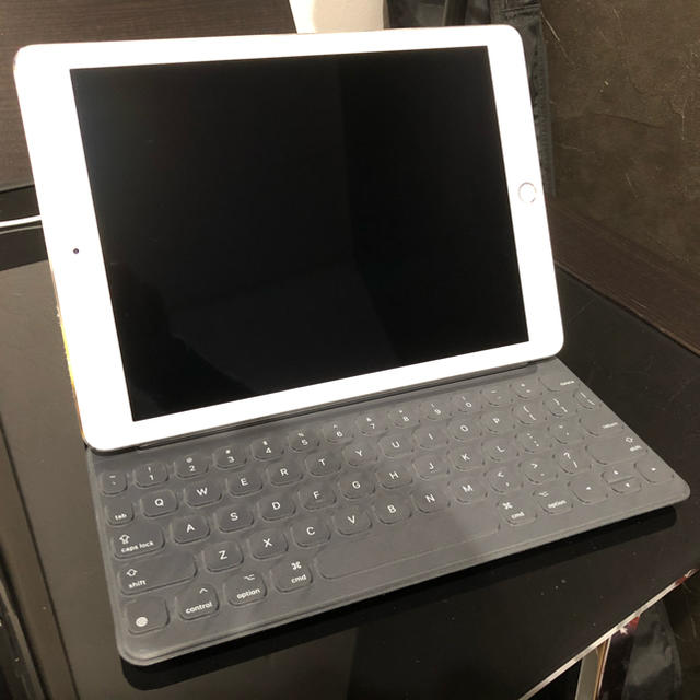 純正 Apple Smart Keyboard 9.7 1