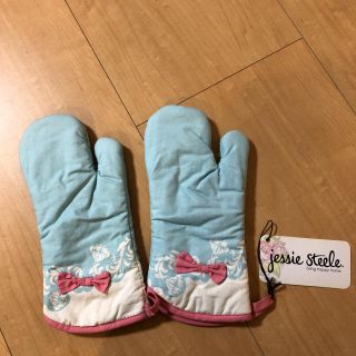 ジェシースティール(Jessie Steele)のジェシースティール 水色お花柄ミトン(収納/キッチン雑貨)