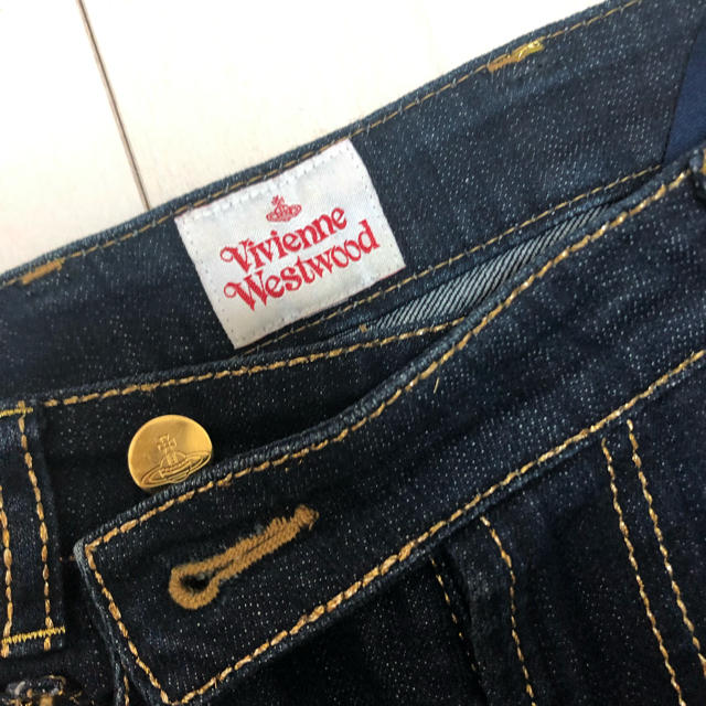 Vivienne Westwood(ヴィヴィアンウエストウッド)のVivienne Westwood デニム  レディースのパンツ(デニム/ジーンズ)の商品写真