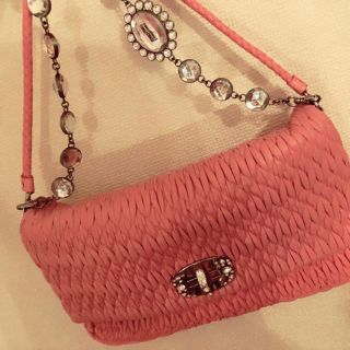 ミュウミュウ(miumiu)のミュウミュウ♥ビジューショルダーバッグ･即購入OK♡(ショルダーバッグ)