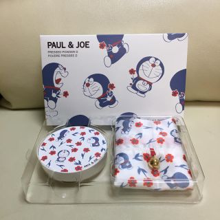 ポールアンドジョー(PAUL & JOE)のポール&ジョー ドラえもん コラボ プレストパウダー 新品 未使用(フェイスパウダー)