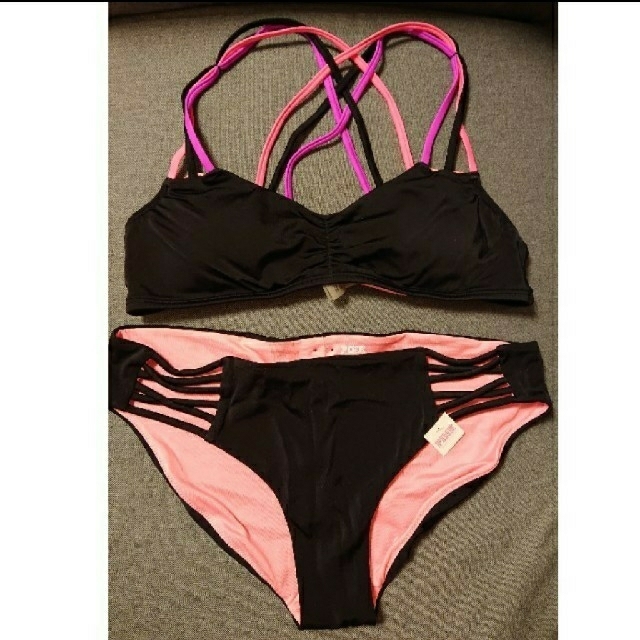 Victoria's Secret(ヴィクトリアズシークレット)のkamome様 victoria's secret PINK 水着セット レディースの水着/浴衣(水着)の商品写真