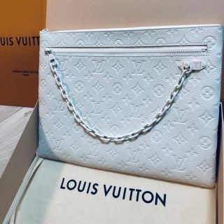 ルイヴィトン(LOUIS VUITTON)の☆LOUIS VUITTON☆クラッチバッグ☆エンボス☆(セカンドバッグ/クラッチバッグ)