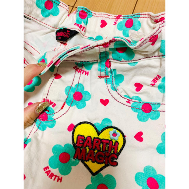 EARTHMAGIC(アースマジック)のアースマジック 160 花総柄 パンツ 白 キッズ/ベビー/マタニティのキッズ服女の子用(90cm~)(パンツ/スパッツ)の商品写真