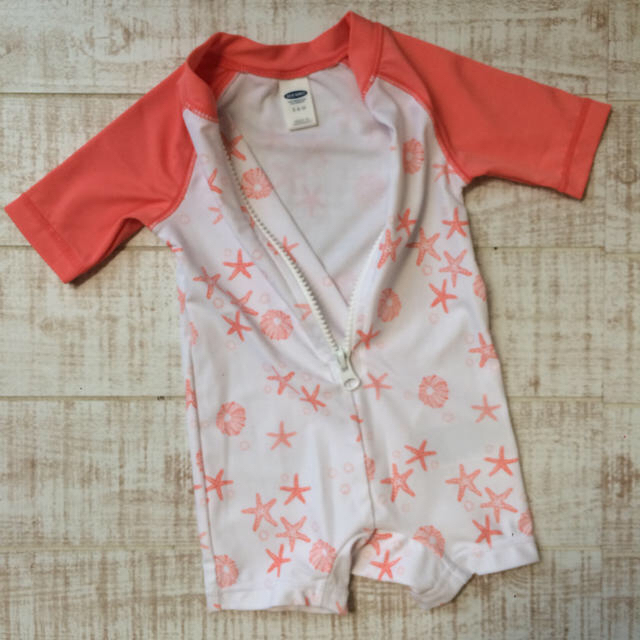 Old Navy(オールドネイビー)のold navy ベビー水着 ラッシュガード 3-6m キッズ/ベビー/マタニティのベビー服(~85cm)(水着)の商品写真