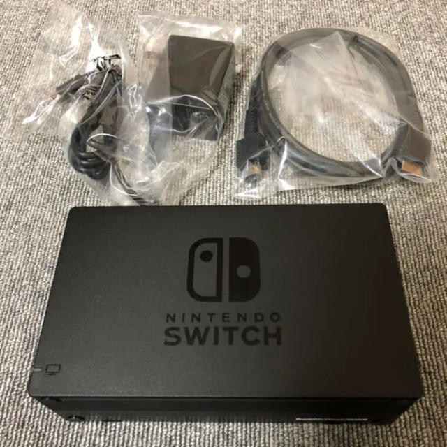 Nintendo Switch(ニンテンドースイッチ)のニンテンドースイッチ ドック エンタメ/ホビーのゲームソフト/ゲーム機本体(家庭用ゲーム機本体)の商品写真