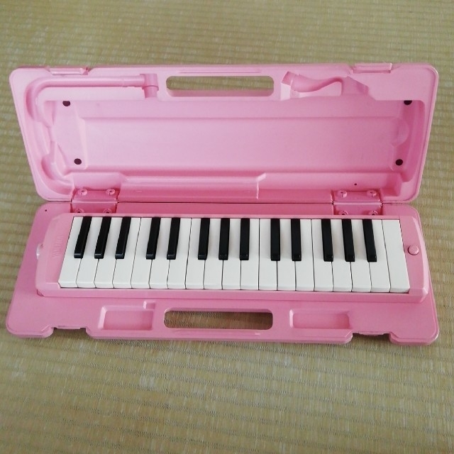 ヤマハ(ヤマハ)のYAMAHAピアニカ　ピンク 楽器の鍵盤楽器(その他)の商品写真