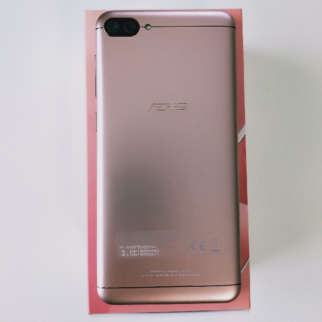 ASUS(エイスース)のASUS Zenfone4Max ピンク スマホ/家電/カメラのスマートフォン/携帯電話(スマートフォン本体)の商品写真