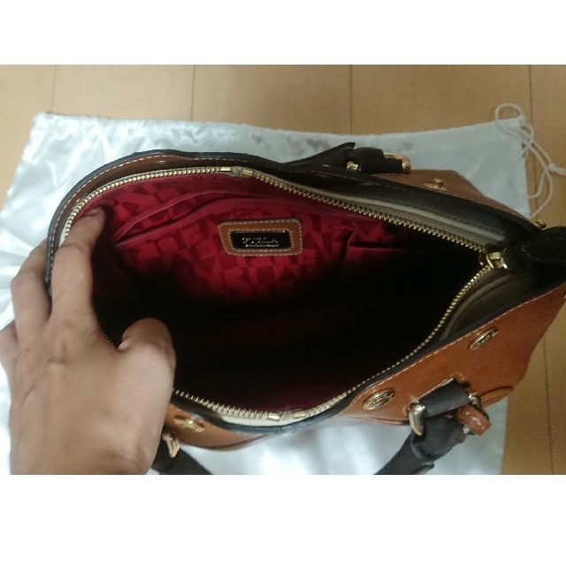 フルラ FURLA ハンドバッグ 革ハンドバッグ