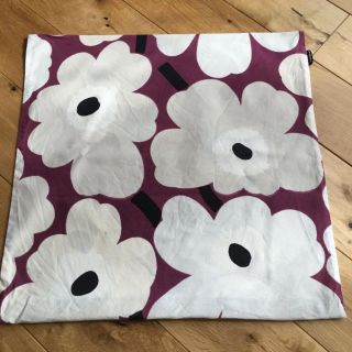 マリメッコ(marimekko)のマリメッコ クッションカバー ウニッコ 紫(クッションカバー)