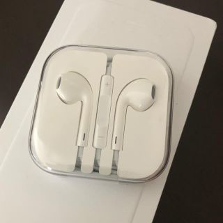 アイフォーン(iPhone)の新品未使用 iPhone 純正 イヤホン(ヘッドフォン/イヤフォン)