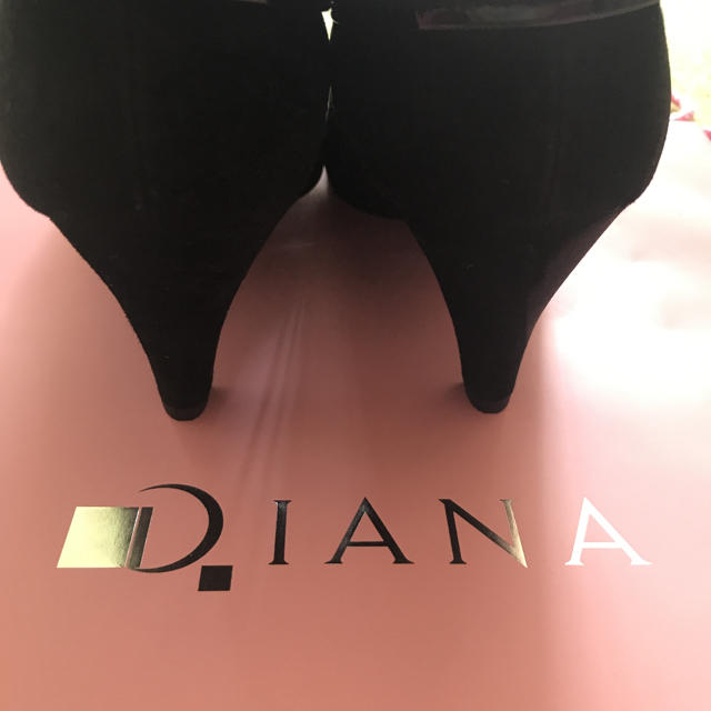 DIANA(ダイアナ)の【新品】ダイアナ ショートブーツ スウェード  ブラック 23.5㎝ レディースの靴/シューズ(ブーティ)の商品写真