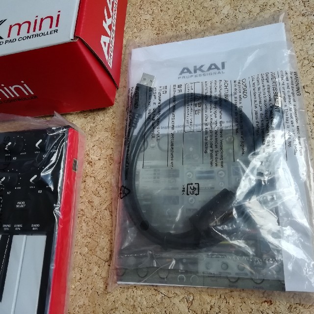 AKAI MPK mini MK2 美品 楽器のDTM/DAW(MIDIコントローラー)の商品写真