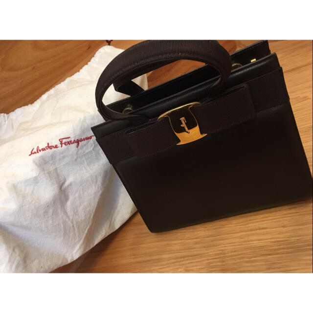 Ferragamo(フェラガモ)のフェラガモ ショルダーバッグ レディースのバッグ(ショルダーバッグ)の商品写真