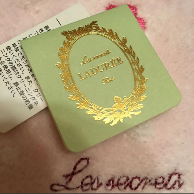 Les Merveilleuses LADUREE(レメルヴェイユーズラデュレ)のラデュレ ハンカチ レディースのファッション小物(ハンカチ)の商品写真