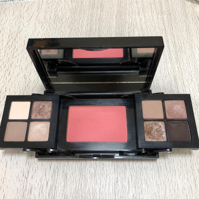 新品 Bobbi Brown ボビイ ブラウン ホット ココアメイクパレット