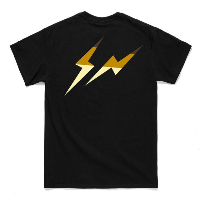 FRAGMENT(フラグメント)の先着 THUNDERBOLT PROJECT イーブイ Tシャツ 黒 M 新品 メンズのトップス(Tシャツ/カットソー(半袖/袖なし))の商品写真