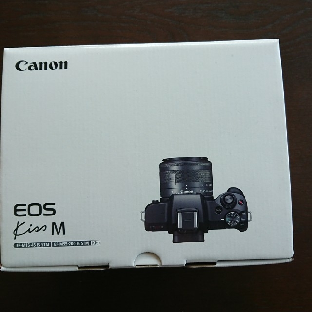 新品 Canon EOS kiss M ダブルズームキット キヤノン