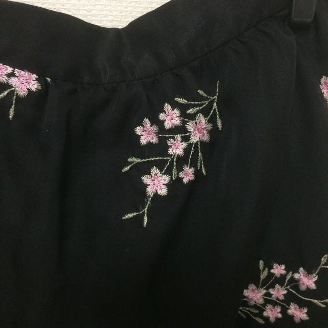 PROPORTION BODY DRESSING(プロポーションボディドレッシング)のPRPORTION 刺繍花柄スカート レディースのスカート(ひざ丈スカート)の商品写真