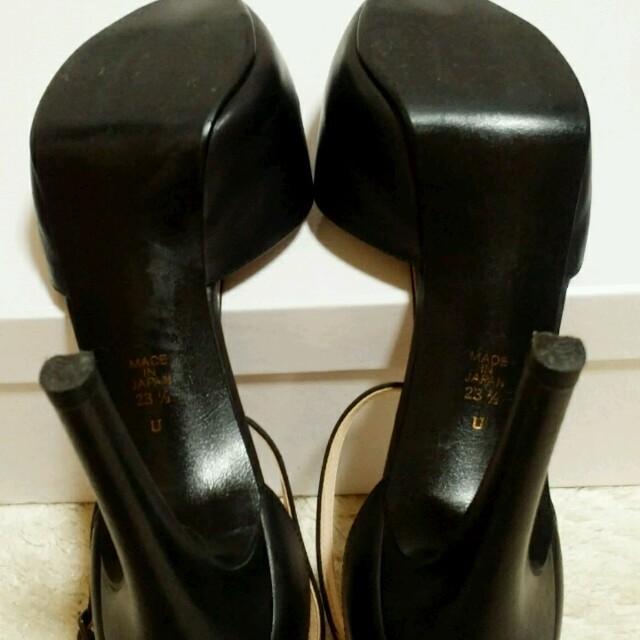 DIANA(ダイアナ)のＤＩＡＮＡ☆黒ストラップパンプス レディースの靴/シューズ(ハイヒール/パンプス)の商品写真