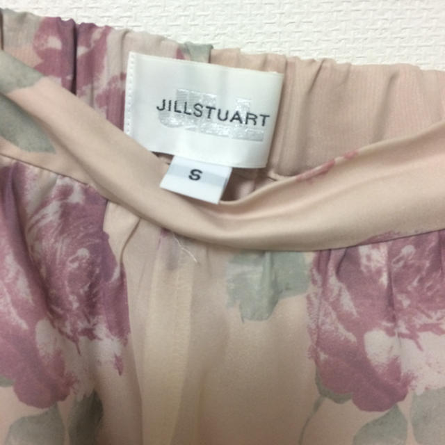 JILL by JILLSTUART(ジルバイジルスチュアート)のJILL by JILLSTUART 花柄スカート レディースのスカート(ひざ丈スカート)の商品写真