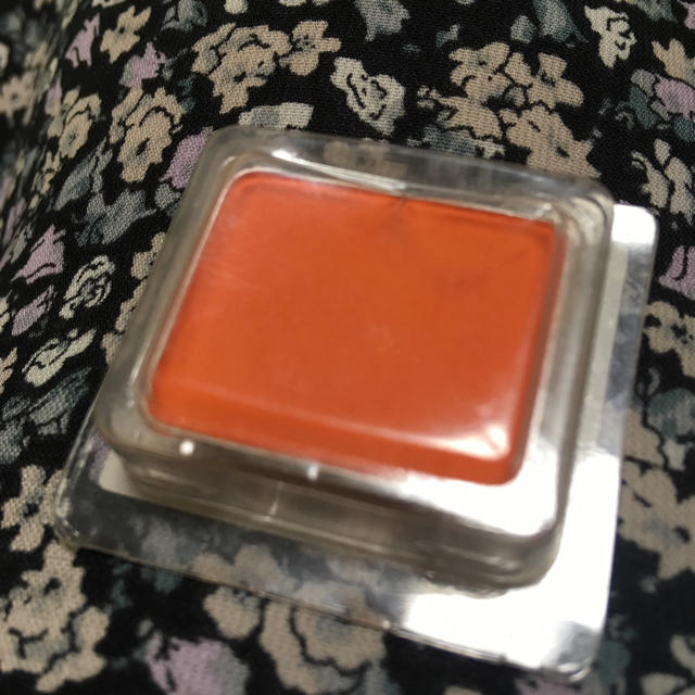 shu uemura(シュウウエムラ)のシュウウエムラ プレスド アイシャドー  M オレンジ 250 コスメ/美容のベースメイク/化粧品(アイシャドウ)の商品写真