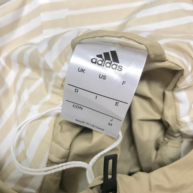 adidas ナイロンパーカー