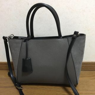 ザラ(ZARA)のZARA グレー バッグ(ハンドバッグ)