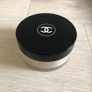 シャネル(CHANEL)のCHANELシャネルフェイスパウダー プードゥルユニヴェルセルリーブル50(フェイスパウダー)