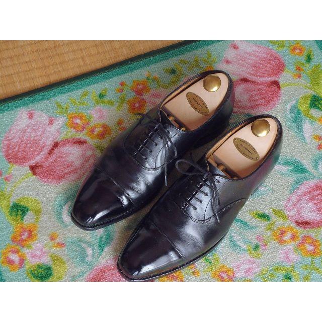 Crockett&Jones(クロケットアンドジョーンズ)の値下げ！クロケット＆ジョーンズ　キャップトゥ　ハラム　６Ｅ　ラスト３４８　黒 メンズの靴/シューズ(ドレス/ビジネス)の商品写真