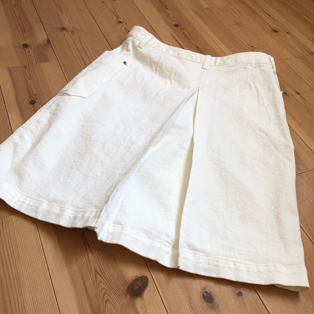 MELROSE(メルローズ)の新品未使用ルールマラン白ボックススカート レディースのスカート(ひざ丈スカート)の商品写真