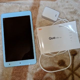 エーユー(au)のau タブレット 充電器付(タブレット)