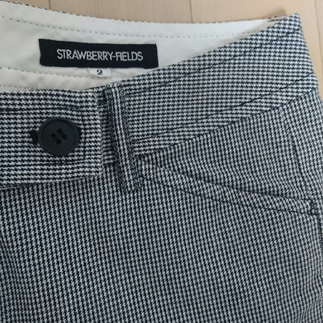 STRAWBERRY-FIELDS(ストロベリーフィールズ)の最終お値下げ　STRAWBERRY-FIELDS 美品 パンツ レディースのパンツ(クロップドパンツ)の商品写真