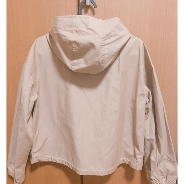 GU(ジーユー)のGU マウンテンパーカー ベージュ メンズのジャケット/アウター(マウンテンパーカー)の商品写真