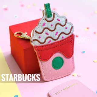 スターバックスコーヒー(Starbucks Coffee)の海外スタバ♡kāi(カイ)コラボ☆いちごフラペチーノ柄キーホルダー/キーチェーン(キーホルダー)