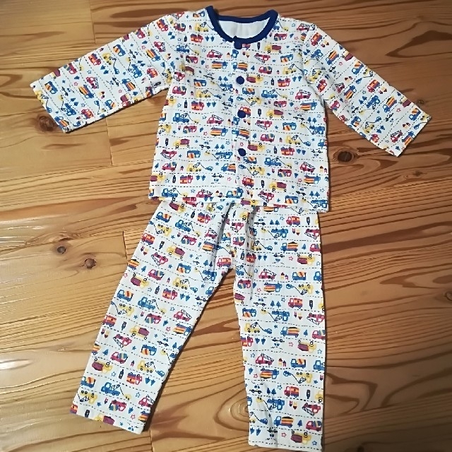 しまむら(シマムラ)の100 男の子　パジャマ キッズ/ベビー/マタニティのキッズ服男の子用(90cm~)(パジャマ)の商品写真