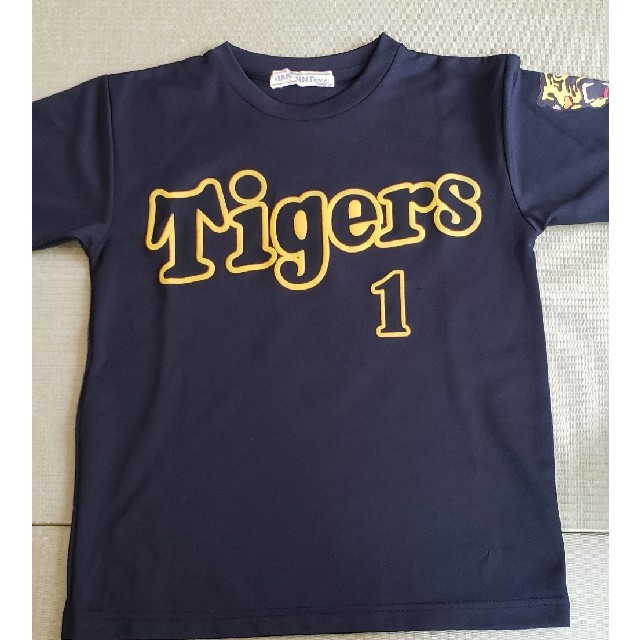 阪神タイガース(ハンシンタイガース)の阪神タイガース　子供用　Tシャツ スポーツ/アウトドアの野球(応援グッズ)の商品写真