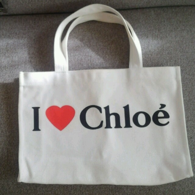 Chloe(クロエ)のI♡chloe'　キャンパストート レディースのバッグ(トートバッグ)の商品写真