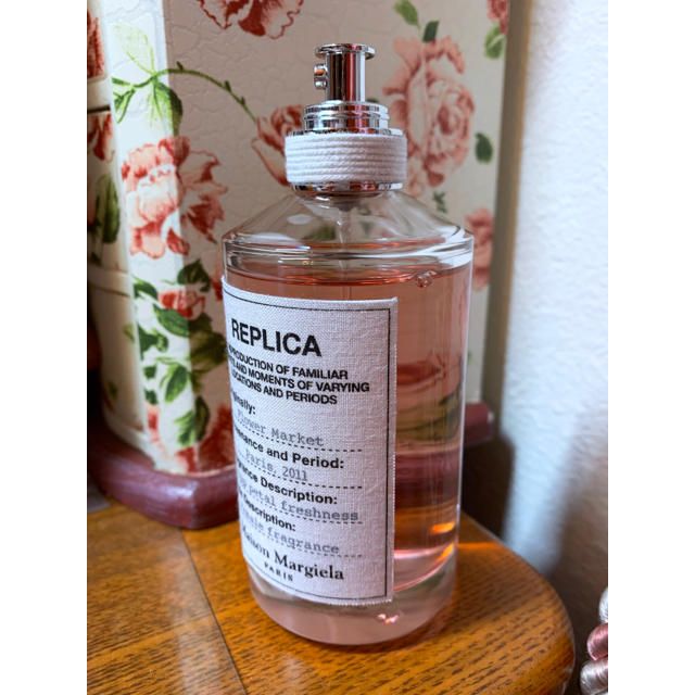 Maison Martin Margiela(マルタンマルジェラ)の【clowd様専用】メゾンマルジェラ レプリカ(フラワー マーケット)100ml コスメ/美容の香水(香水(女性用))の商品写真