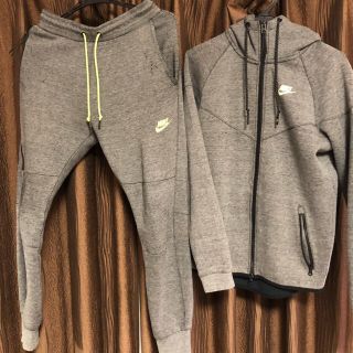 ナイキ(NIKE)のNIKE TECH FLEECE テックフリース  ボルト AirMax カラー(その他)